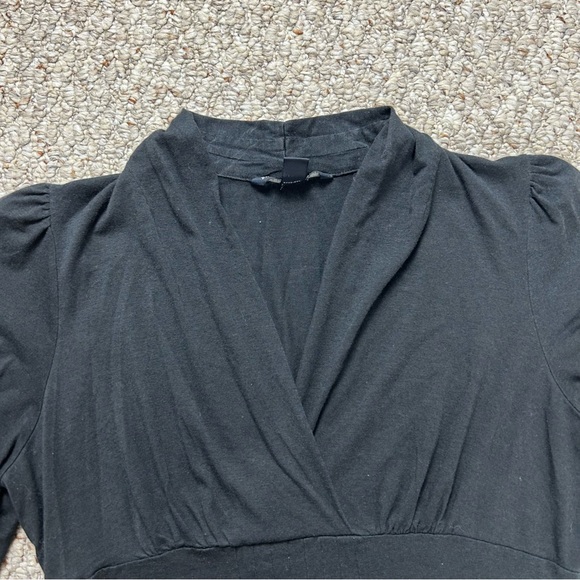 Banana Republic Black Short Sleeve Cross Front Cap Sleeve Blouse Womens Size S - Picture 2 of 9